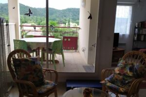 Sejour ouvert sur loggia