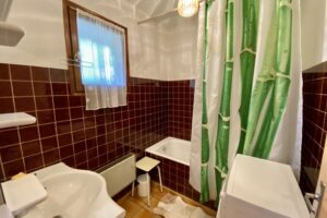 SALLE DE BAIN LAVE LINGE