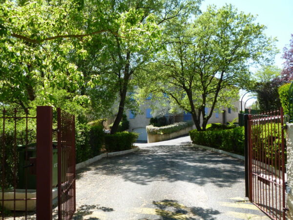 Entrée du Mas
