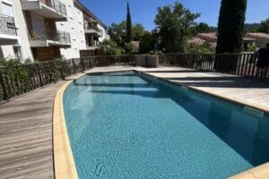 Piscine en été