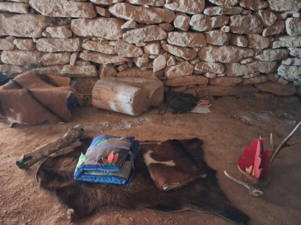 On vous raconte l'histoire de Nalou, jeune chasseresse du Paléolithique_Quinson